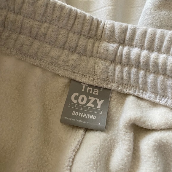 Aritzia Pants - Aritzia TNA sweatpants